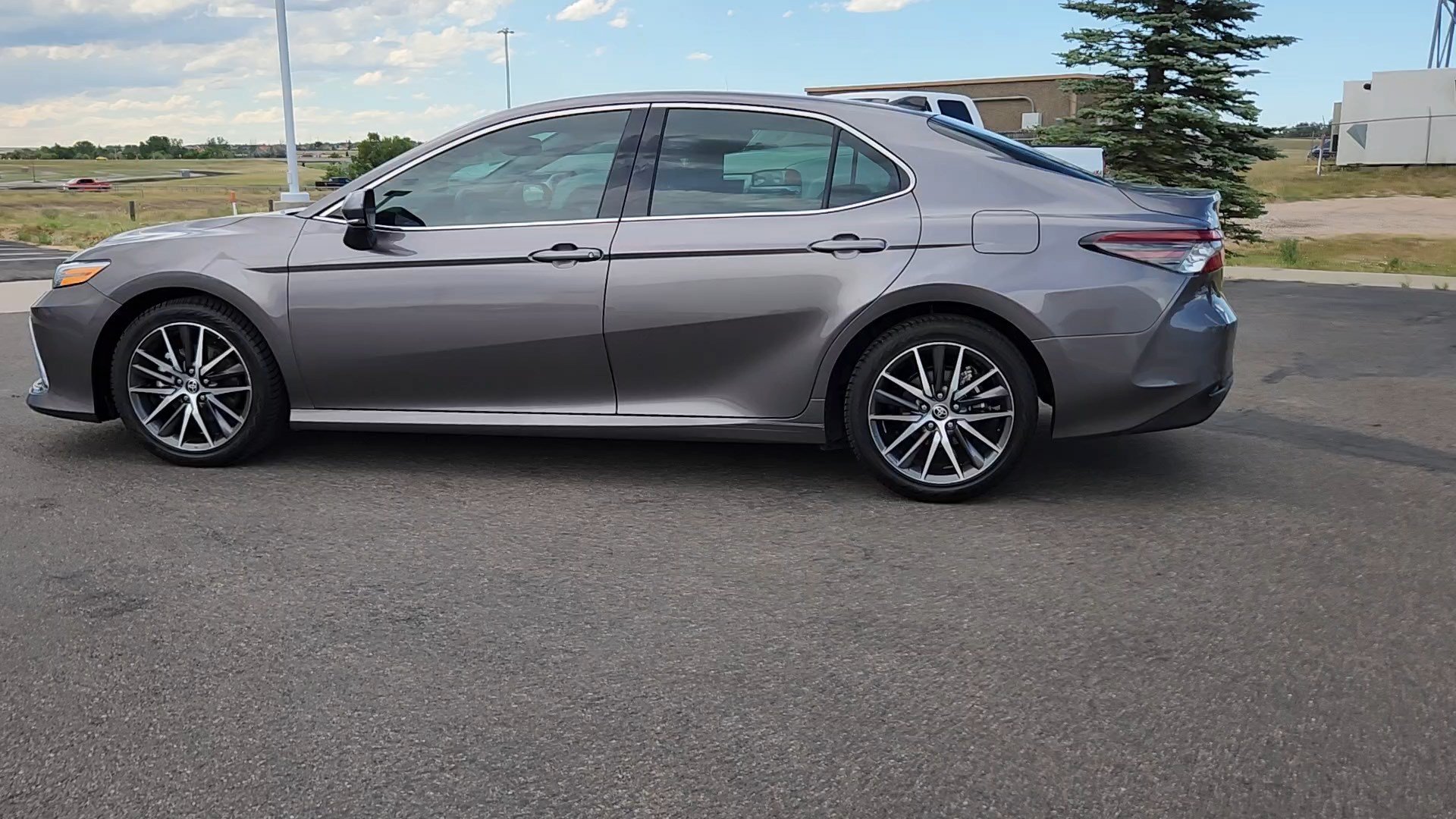 Used 2023 Predawn Gray Mica Toyota XLE image 2