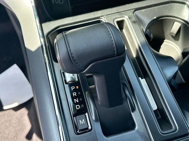 New 2026 Carbonized Gray Metallic Ford XLT image 17