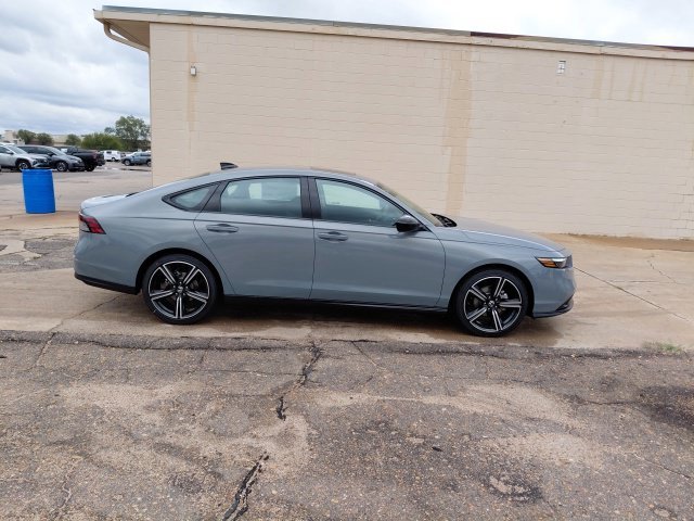 New 2026 Urban Gray Pearl Honda SE image 2