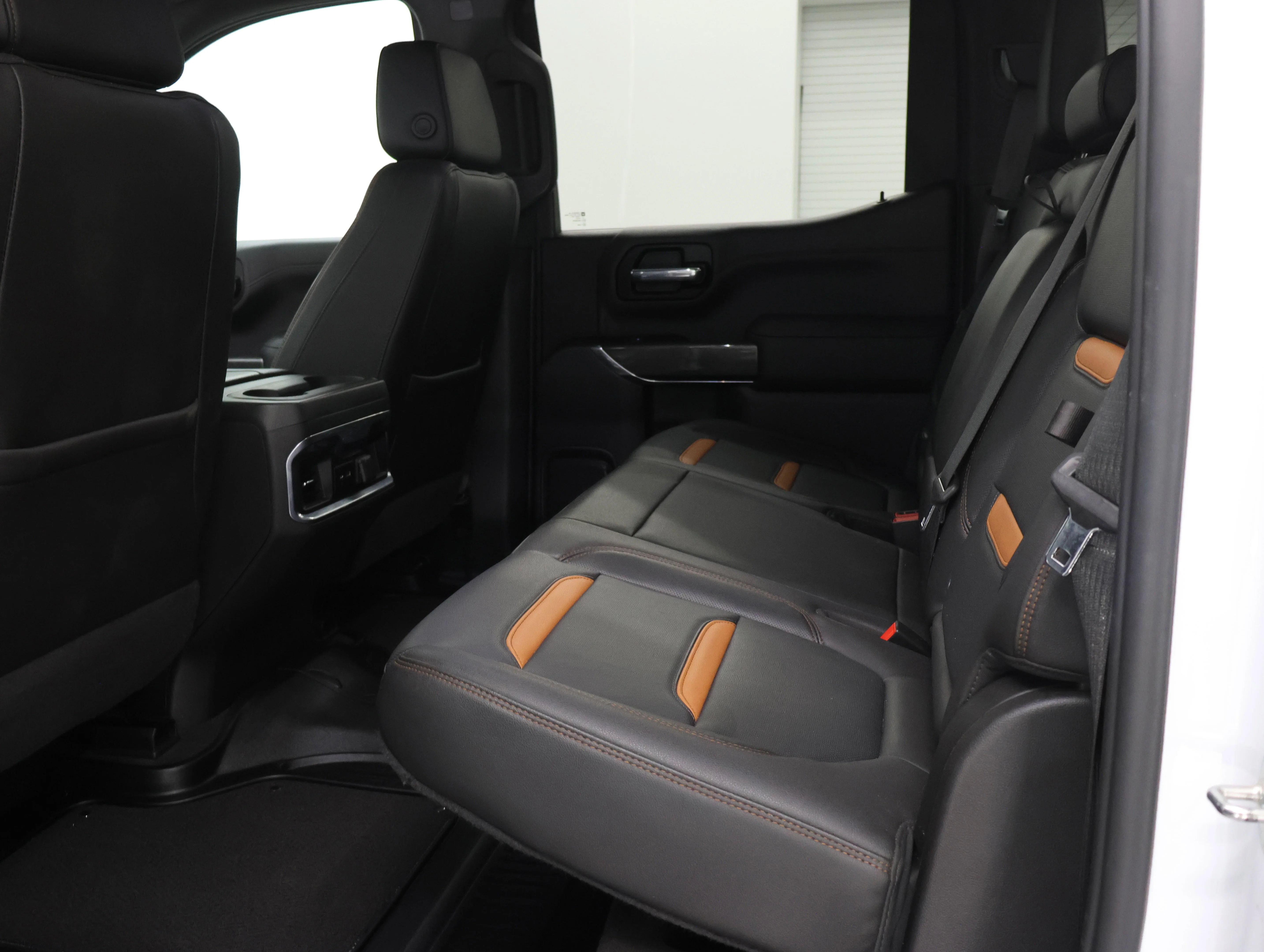 Used 2022 Summit White GMC AT4 image 9