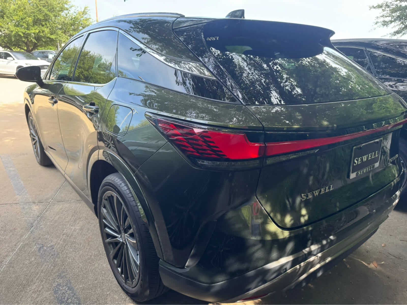 Used 2025 Nori Green Pearl Lexus Premium image 4