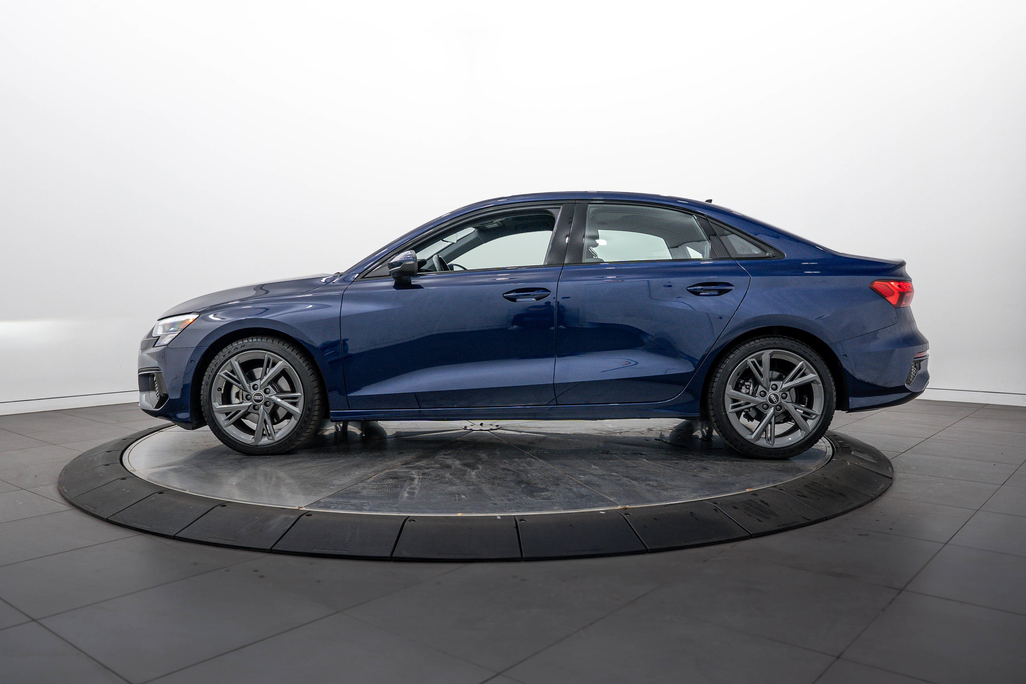 Certified Used 2024 Navarra Blue Metallic Audi Premium image 6
