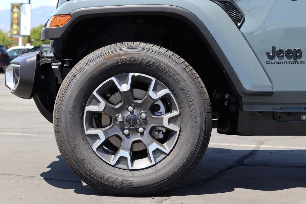 New 2026 Anvil Clear-Coat Exterior Paint Jeep Sahara image 10
