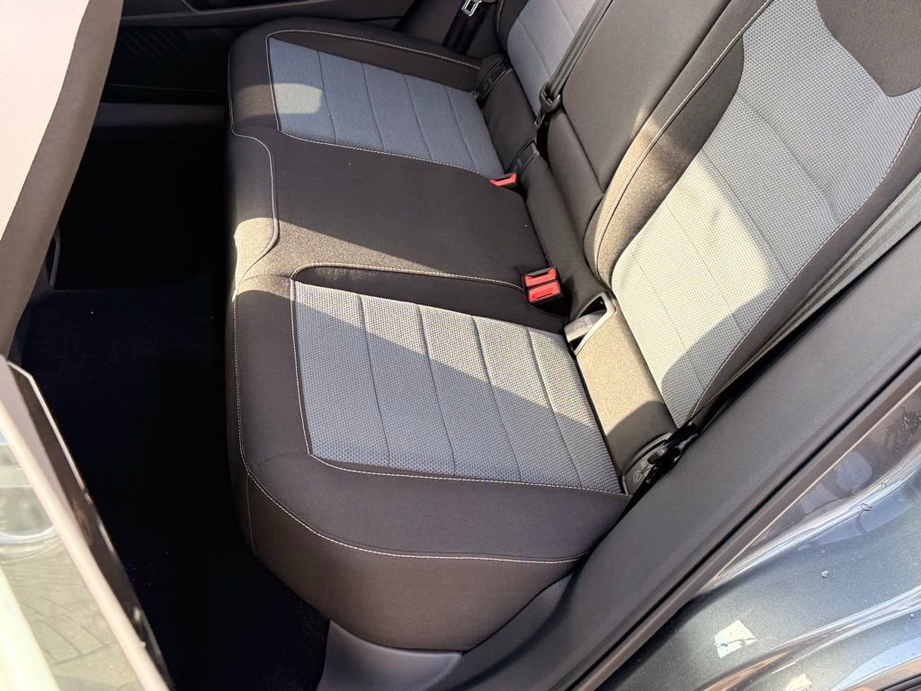New 2026 Platinum Gray Metallic Volkswagen 1.5T S image 31