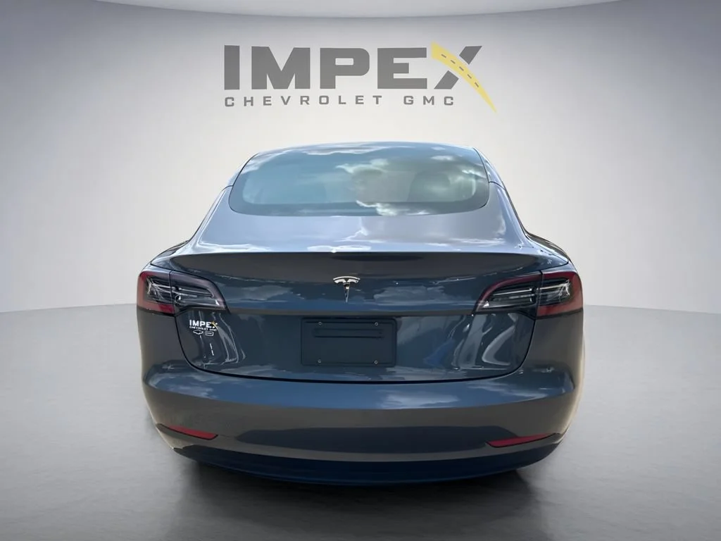 Used 2023 Gray Tesla  image 4