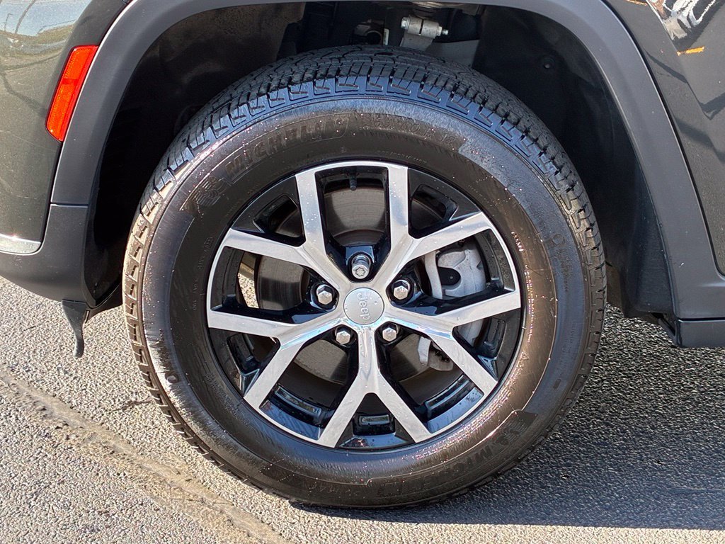 Used 2023 Gray Jeep Limited image 14