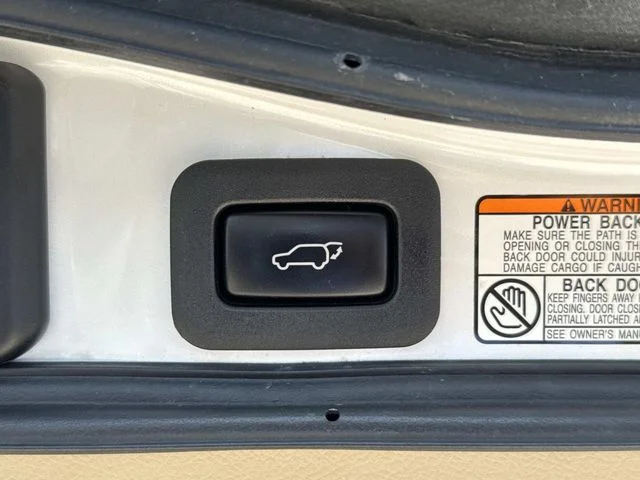 Used 2021 White Lexus 570 image 18