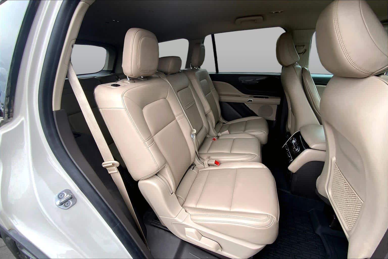 Used 2021 Ceramic Pearl Lincoln Standard image 20