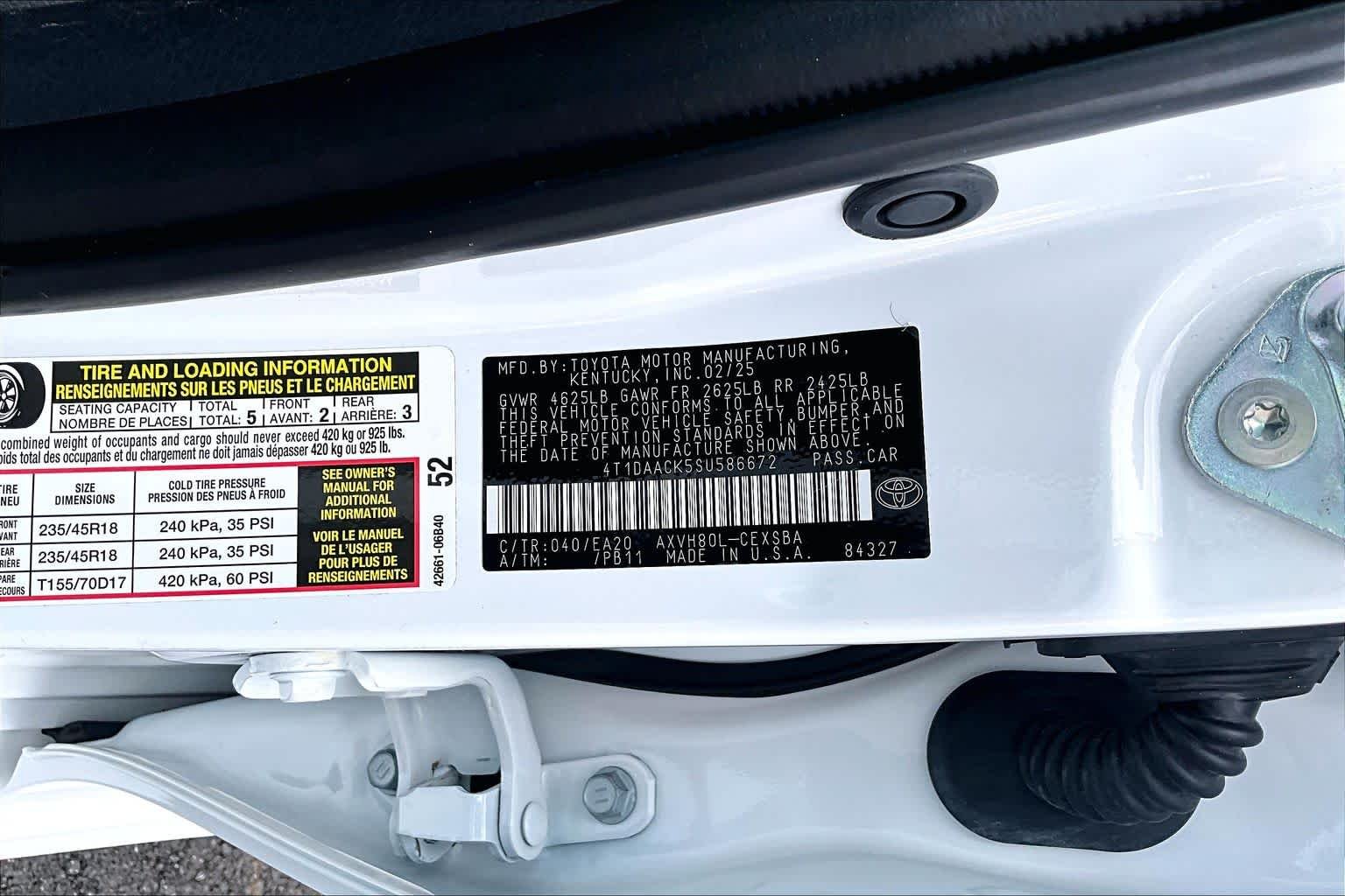 Used 2025 Ice Cap Toyota SE image 33