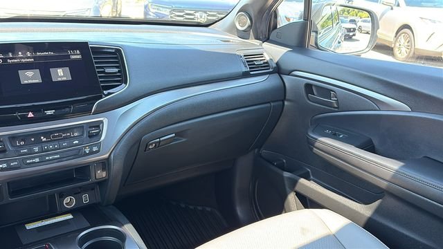 Used 2023 Lunar Silver Metallic Honda EX-L image 25
