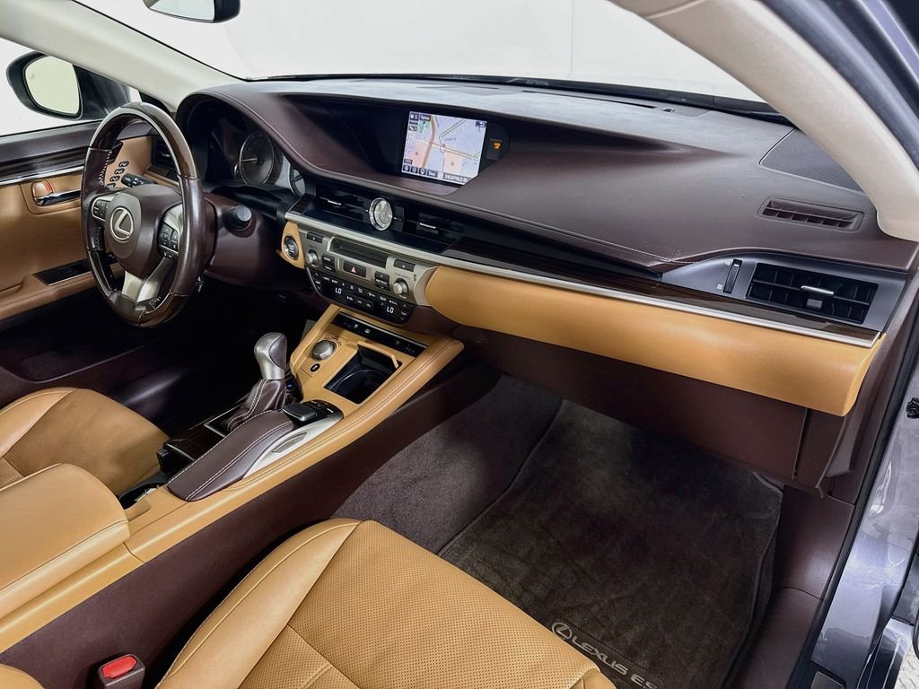 Used 2016 Nebula Gray Pearl Lexus Base image 30