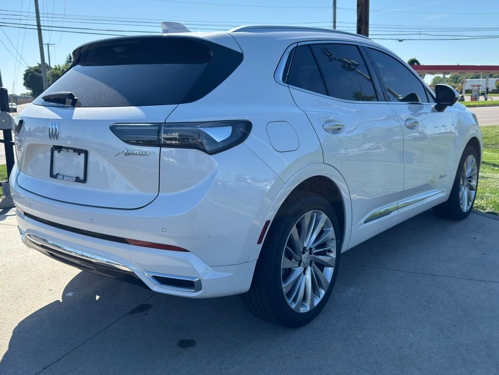 Used 2024 White Frost Tricoat Buick Avenir image 7