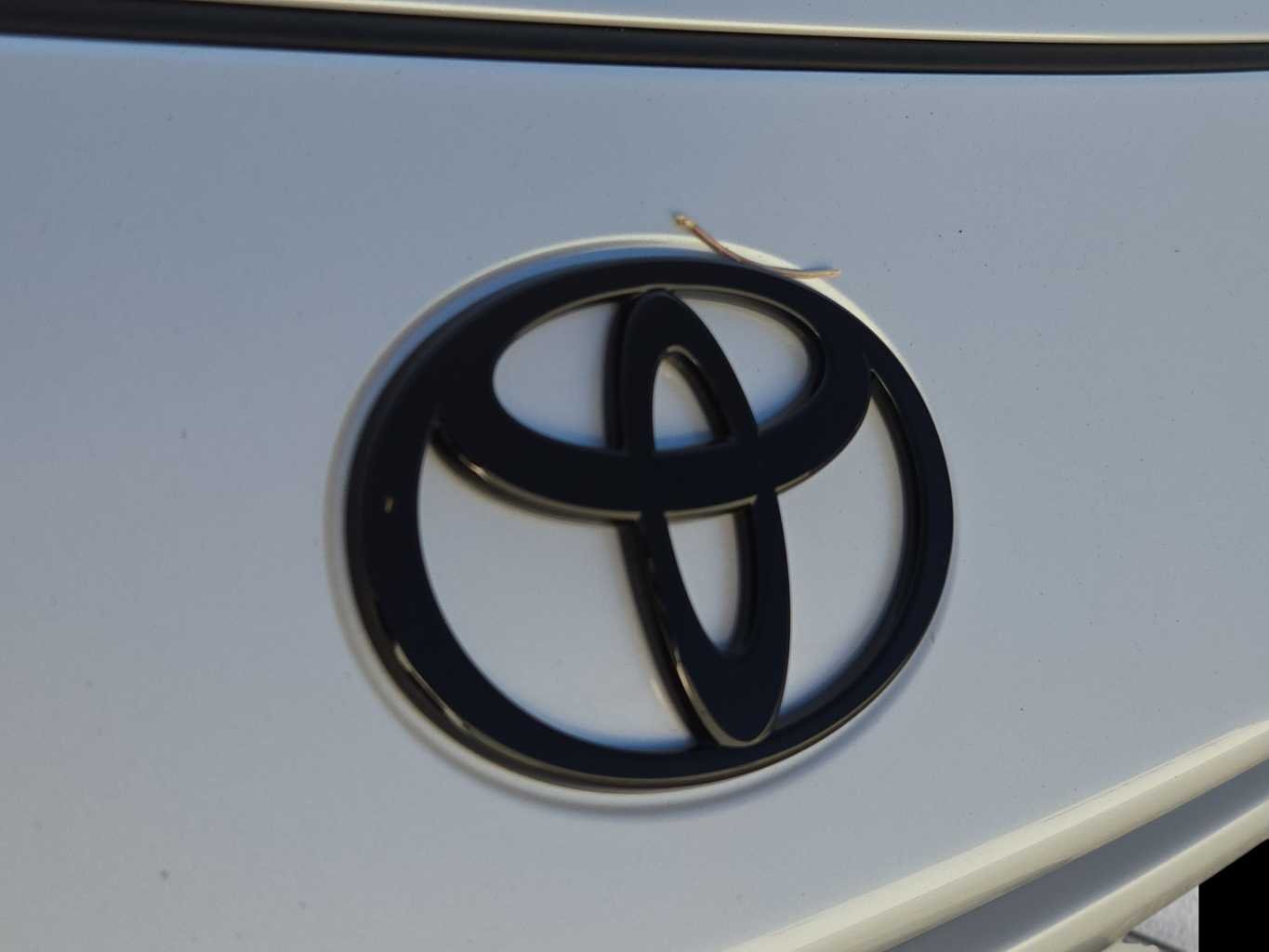 New 2026 Wind Chill Pearl Toyota XSE image 16