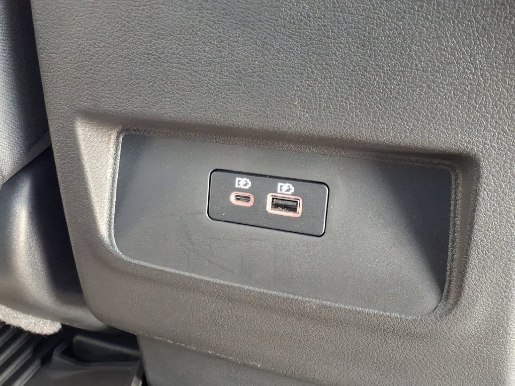 Used 2025 Glacier White Nissan S v6 w/intelligent cruise control & apple car play image 24
