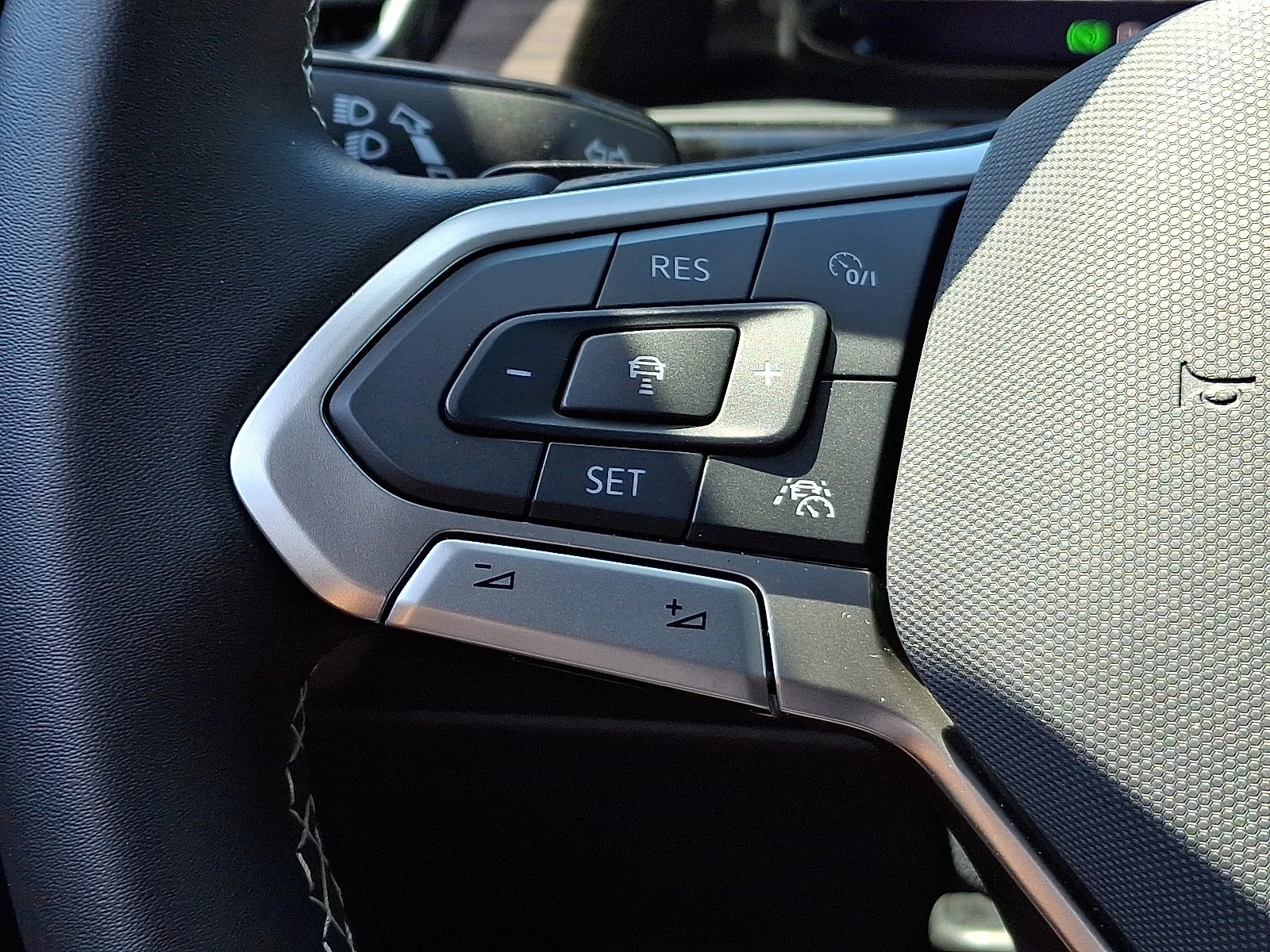 New 2026 Pure Gray Volkswagen 2.0T SEL image 17