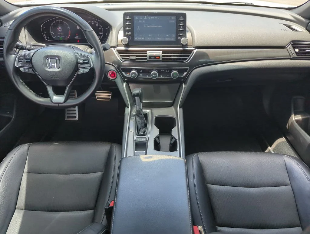 Used 2018  Honda Sport image 15