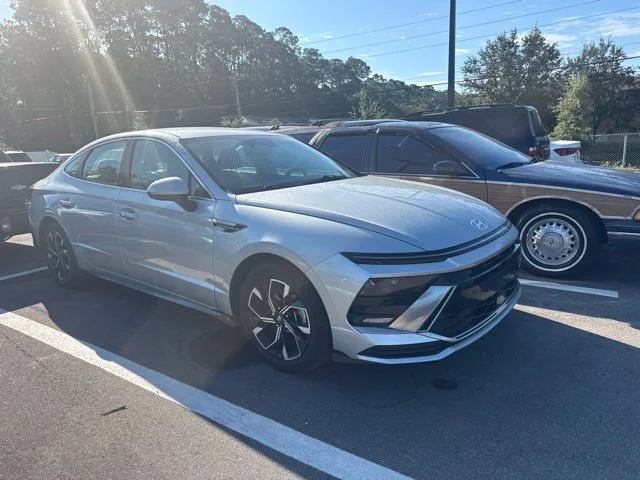 Used 2024 Silver Hyundai SEL image 1