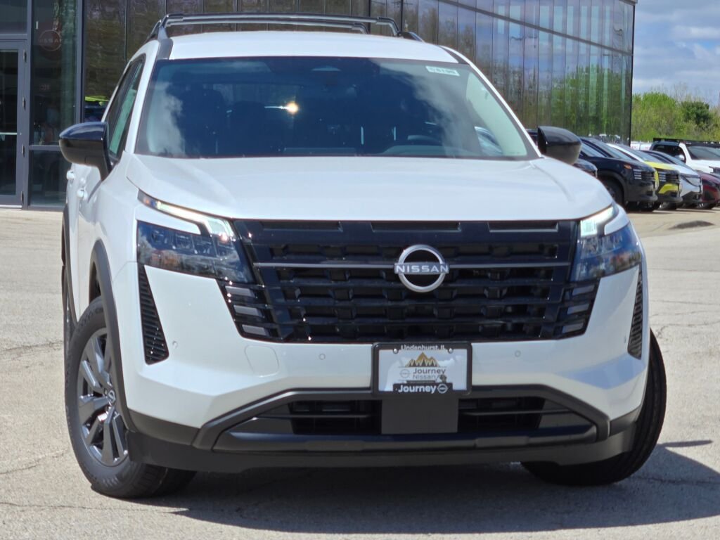 New 2026 Everest White Pearl TriCoat Nissan SV image 3