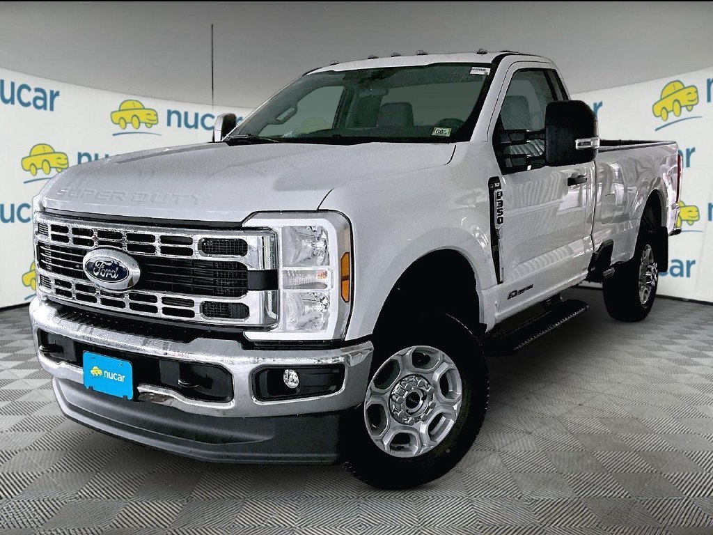 New 2026 Oxford White Ford XLT image 4