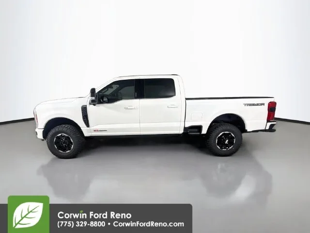 New 2027 Star White Metallic Tri-Coat Ford Platinum image 4