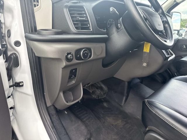 Used 2025 Oxford White Ford Base image 24