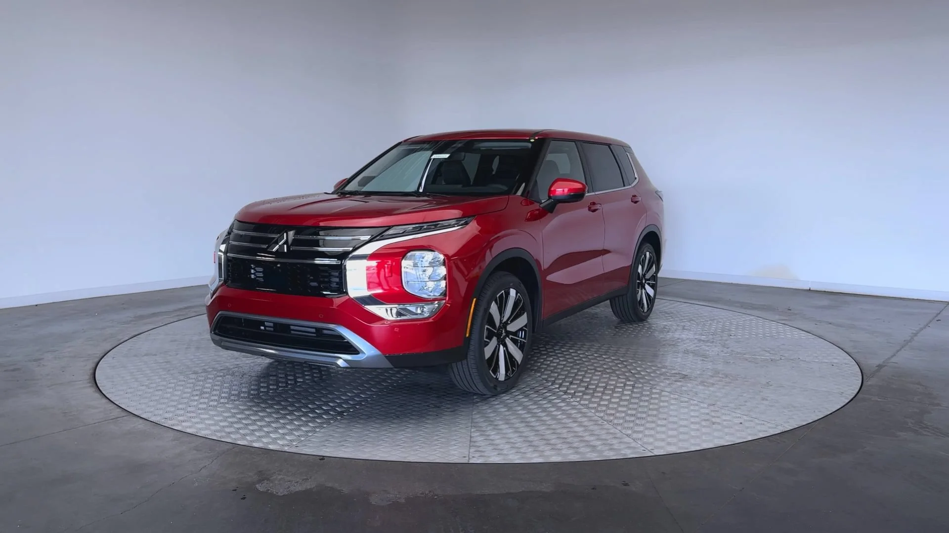 New 2026 Red Diamond Mitsubishi SE image 4