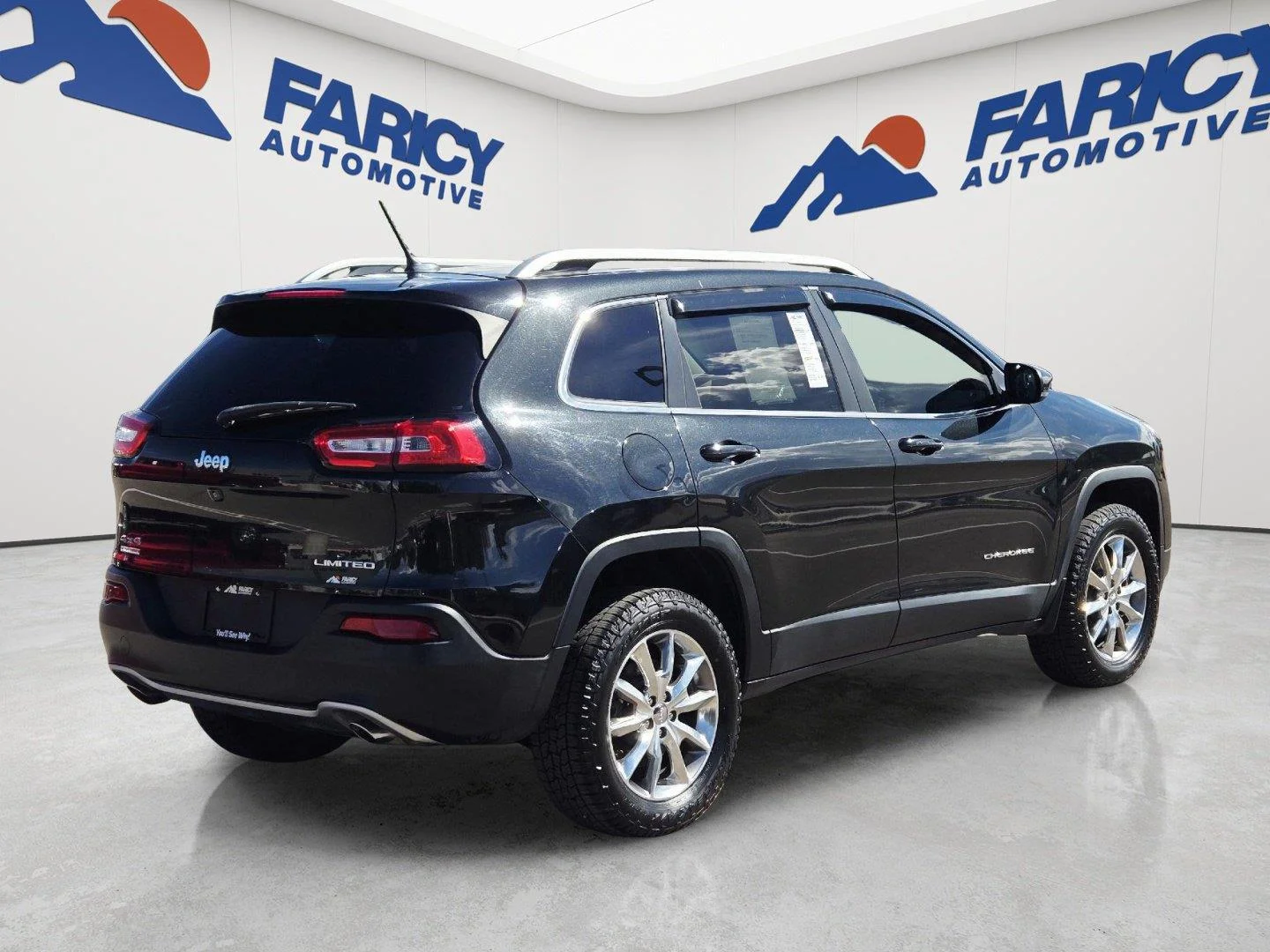 Used 2014 Brilliant Black Crystal Pearlcoat Jeep Limited image 5
