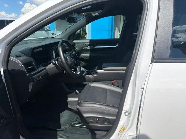Used 2026 White GMC Elevation image 7