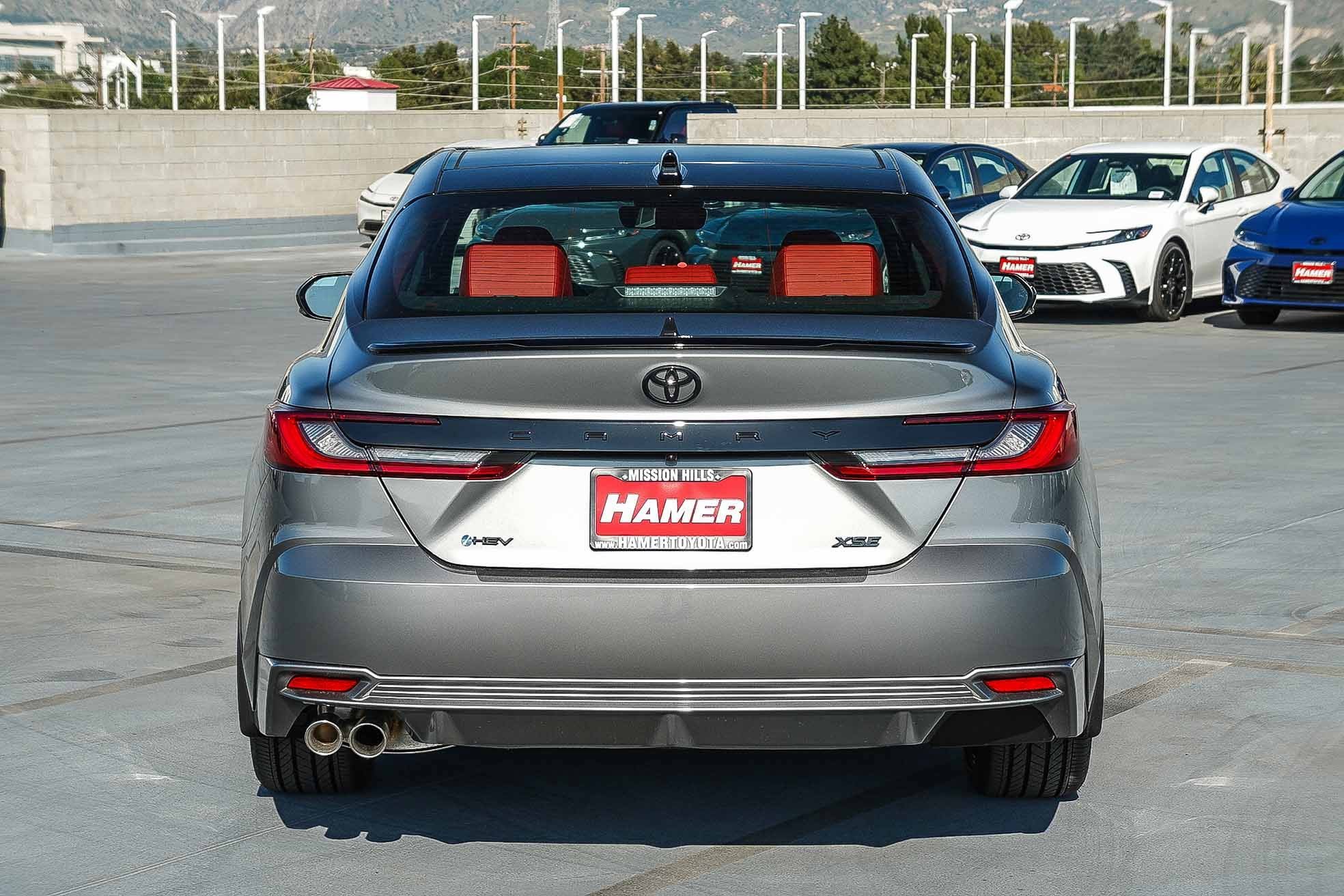 New 2026 Heavy Metal with Midnight Black Metallic roof <sup>1</sup> Toyota  XSE image 5