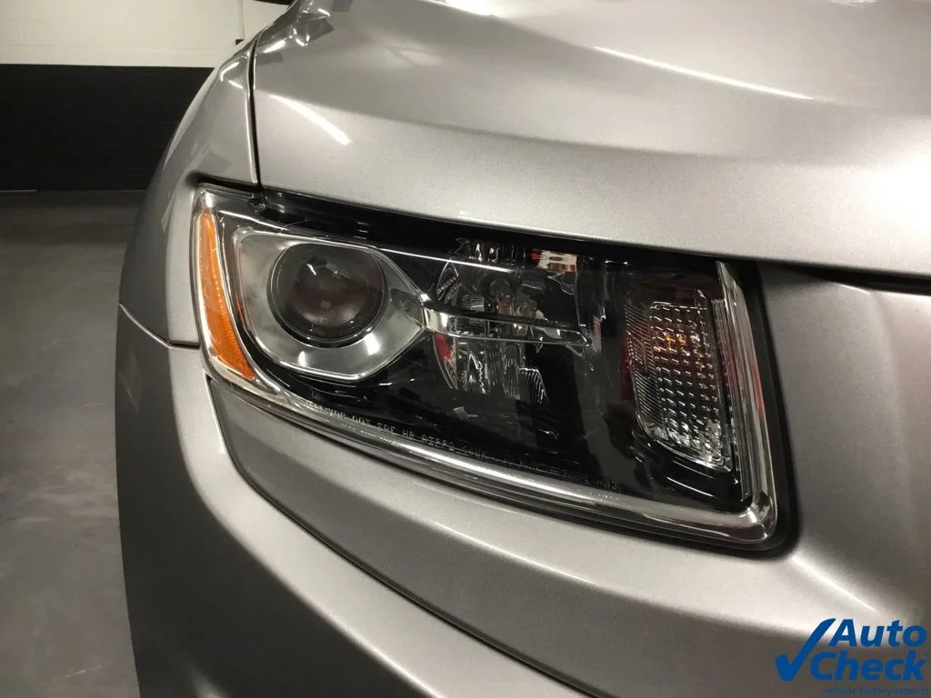 Used 2016 Silver Jeep Limited image 18