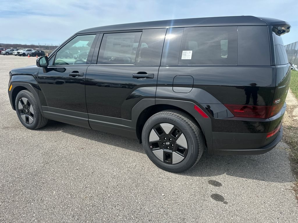 New 2026 Black Hyundai SE image 3