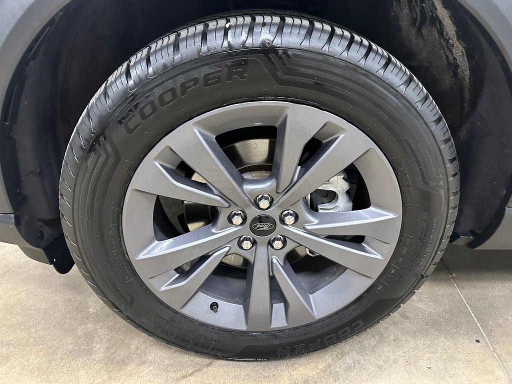 Used 2022 Gray Ford XLT image 36