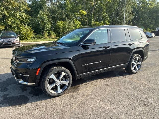 Used 2024 Jeep Grand Cherokee L Limited with VIN 1C4RJKBG4R8575226 for sale in Kansas City