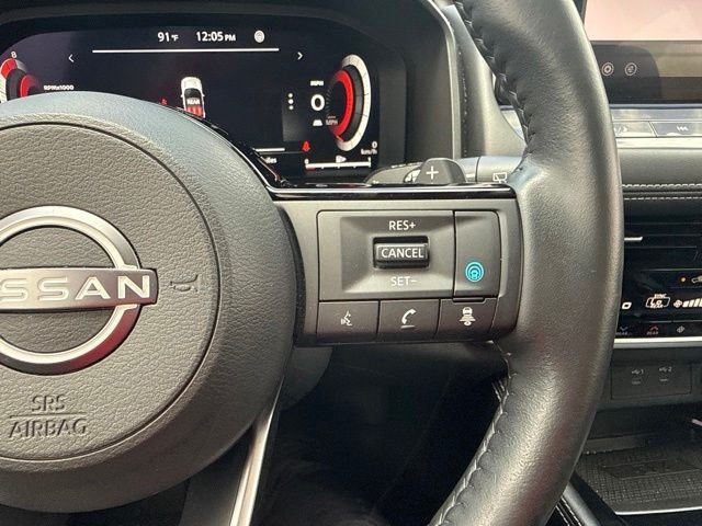 Used 2024 Black Nissan Platinum image 34