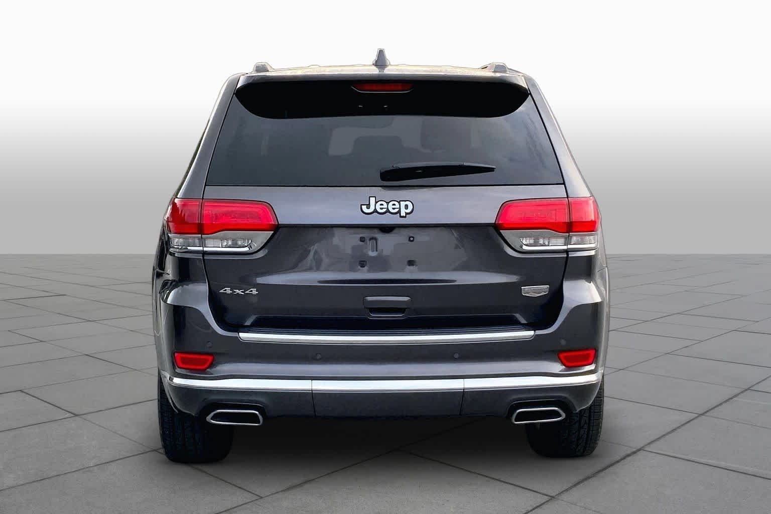 Used 2020 Granite Crystal Metallic Clearcoat Jeep Summit image 5