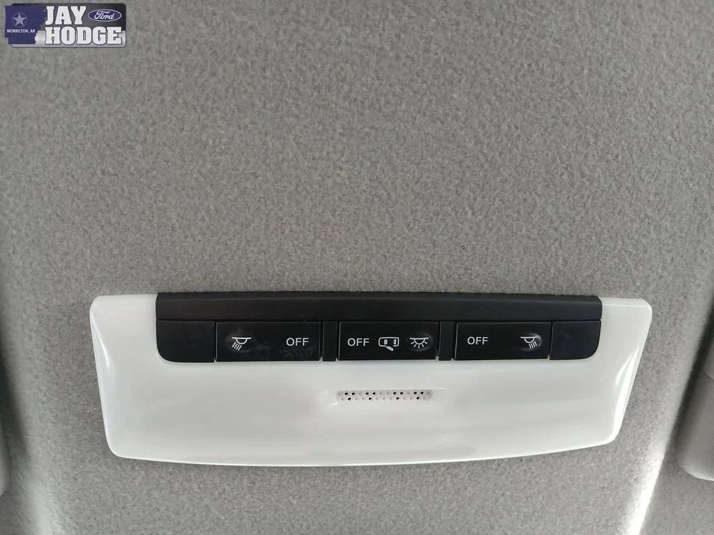 Used 2020 White Nissan SV image 17