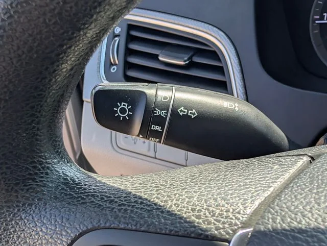 Used 2017 Silver Hyundai Base image 33