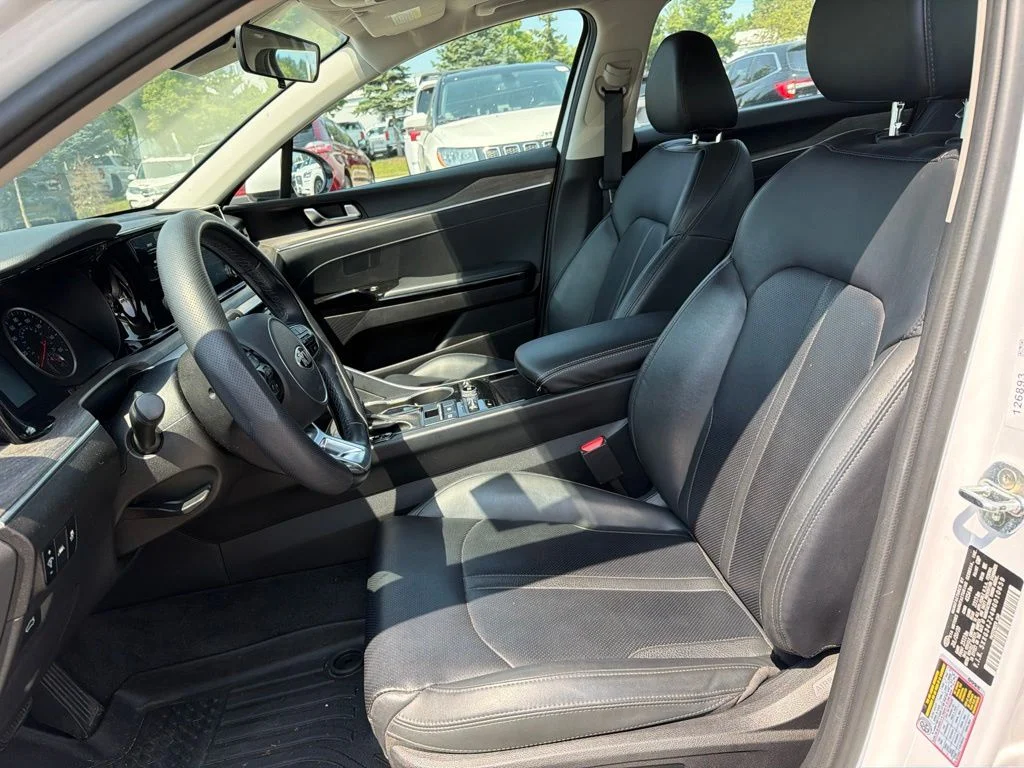 Used 2021 White Kia EX image 11