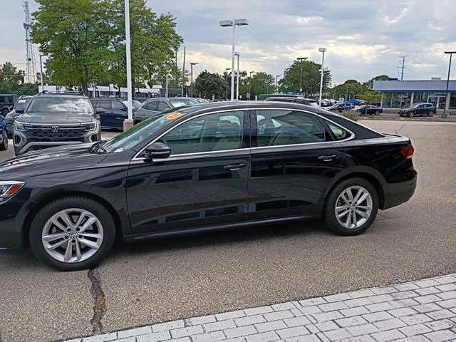 Used 2020 Black Volkswagen 2.0T SE image 5