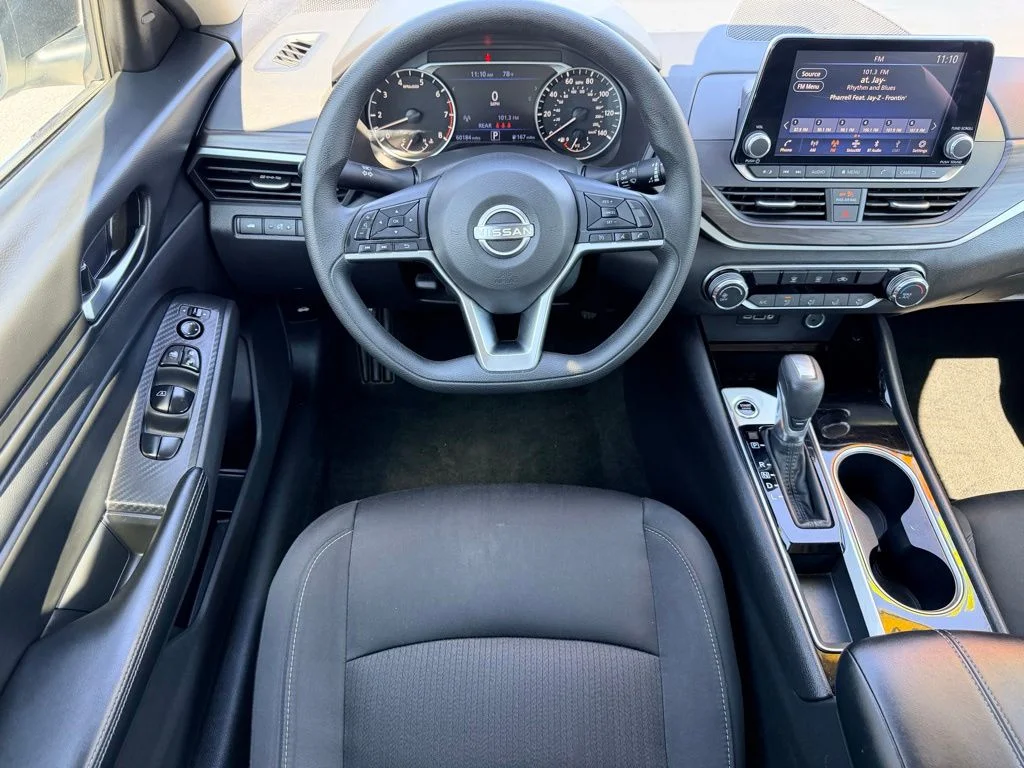 Used 2024 White Nissan 2.5 SV image 18