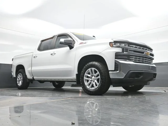 Used 2020 White Chevrolet LT image 23