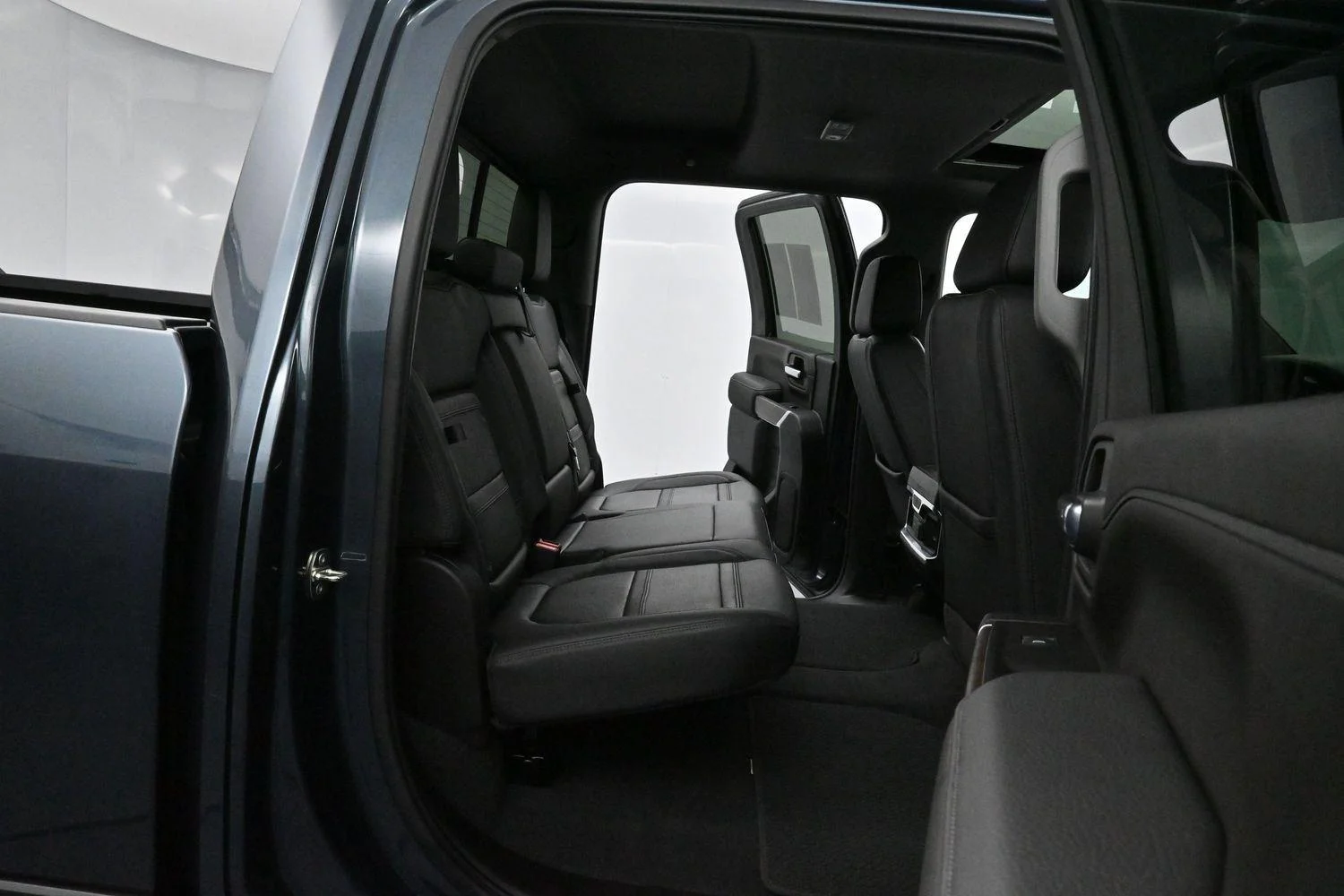 Used 2020 Dark Sky Metallic GMC Denali image 34