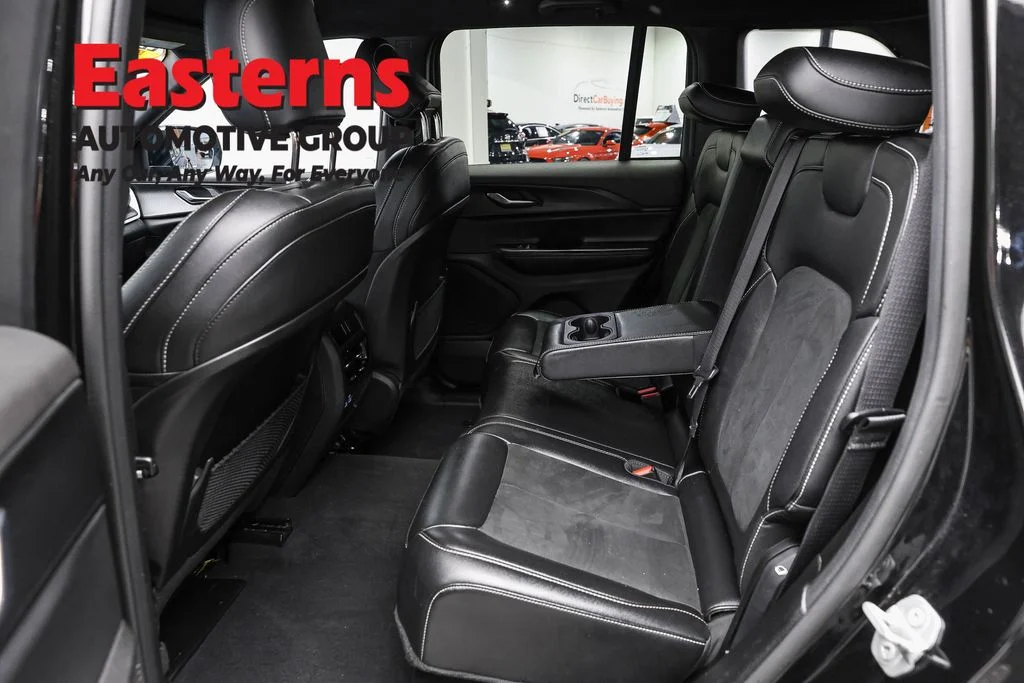 Used 2025 Black Jeep Altitude image 22