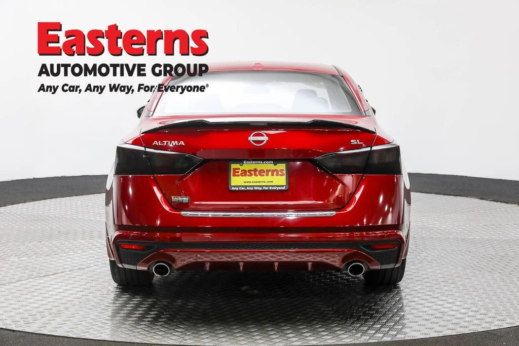 Used 2023 Red Nissan 2.5 SL image 6