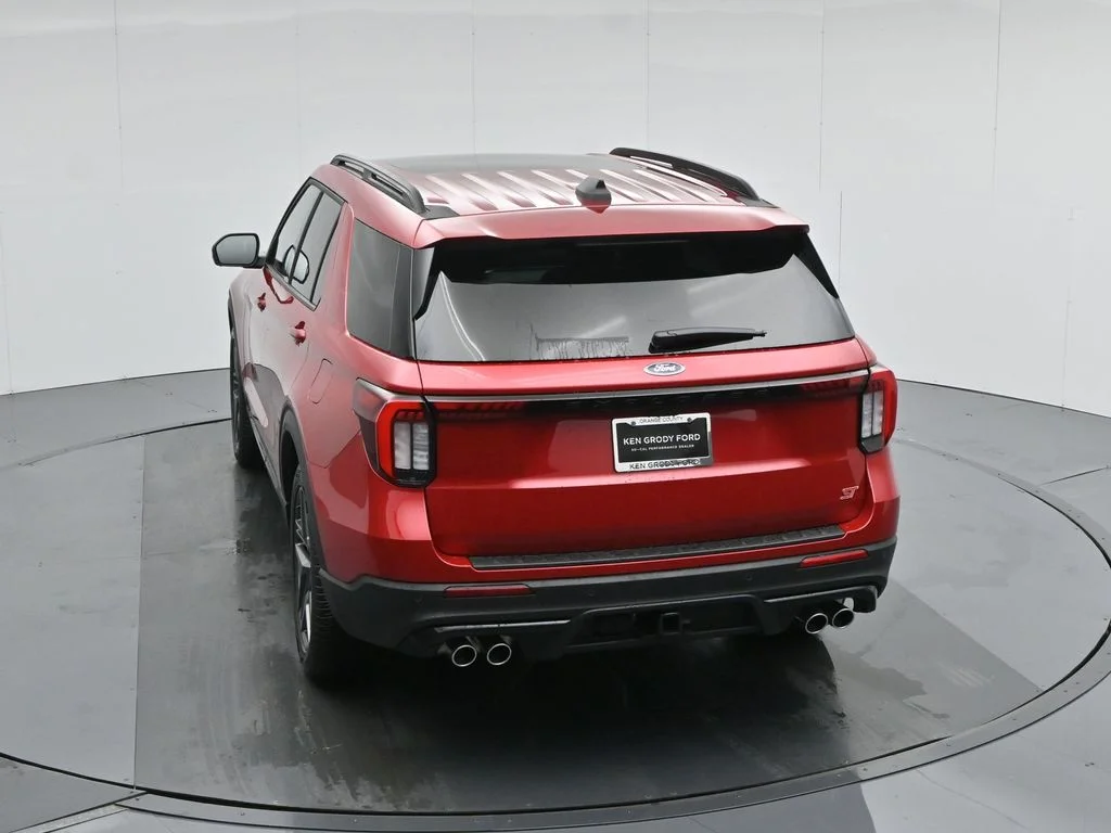 New 2026 Rapid Red Metallic Tinted Clearcoat Ford ST image 47