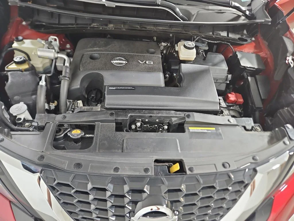 Used 2021 Scarlet Nissan Platinum image 22