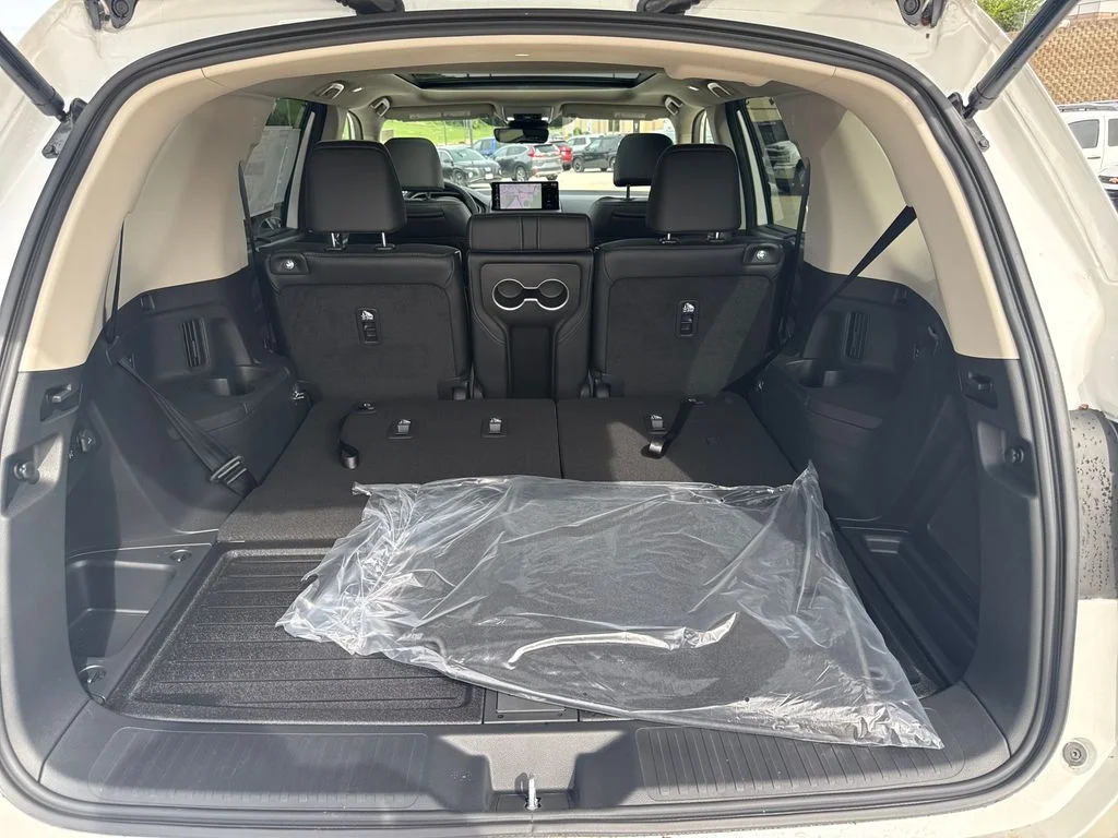 New 2026 Platinum White Pearl Honda AWD Elite image 23