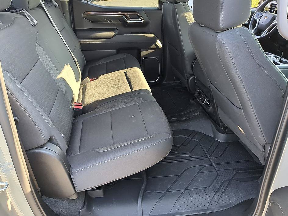 Used 2023 Sterling Gray Metallic Chevrolet LT image 32