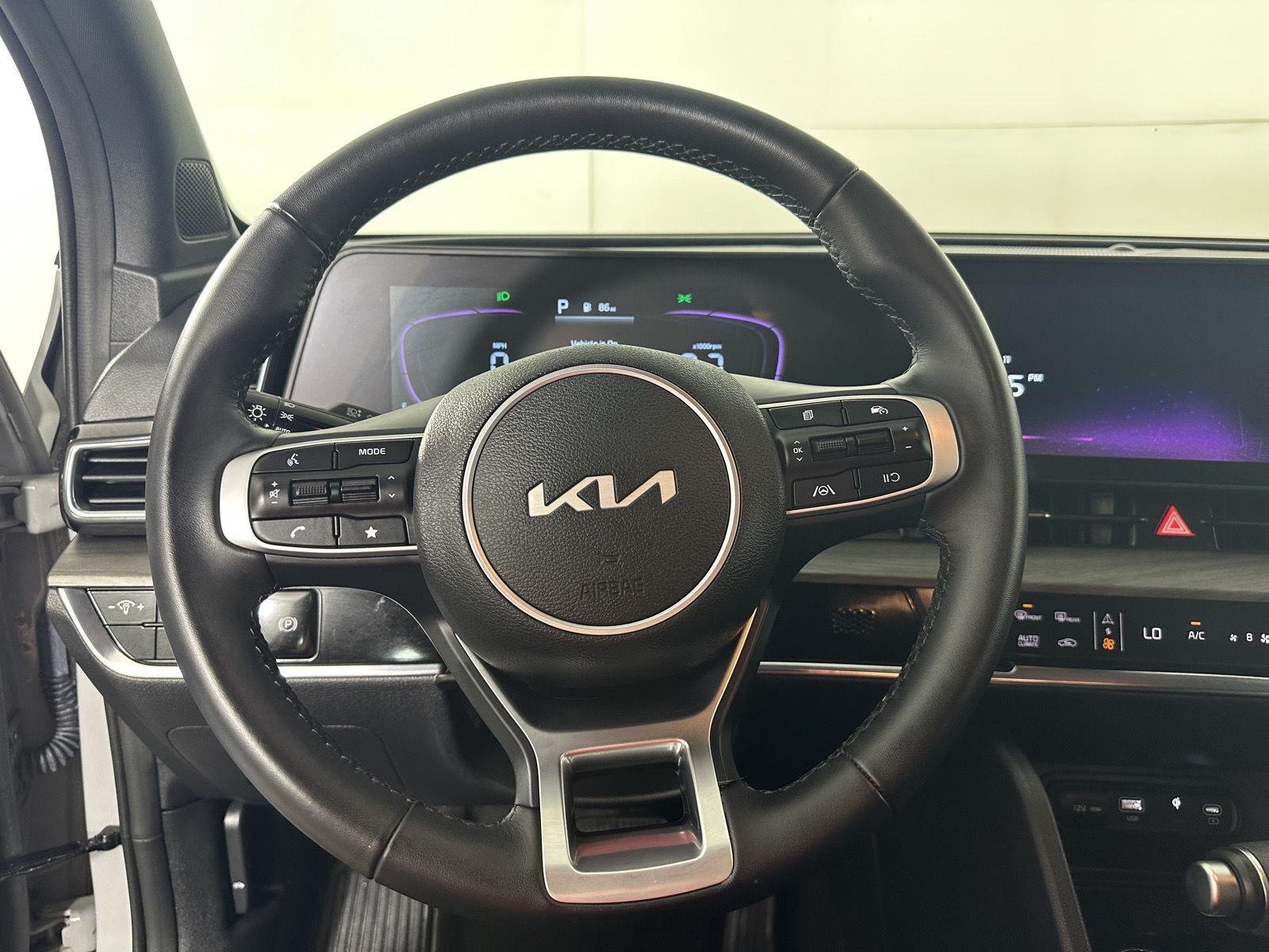 Used 2025 Wolf Gray Kia X-Line image 14