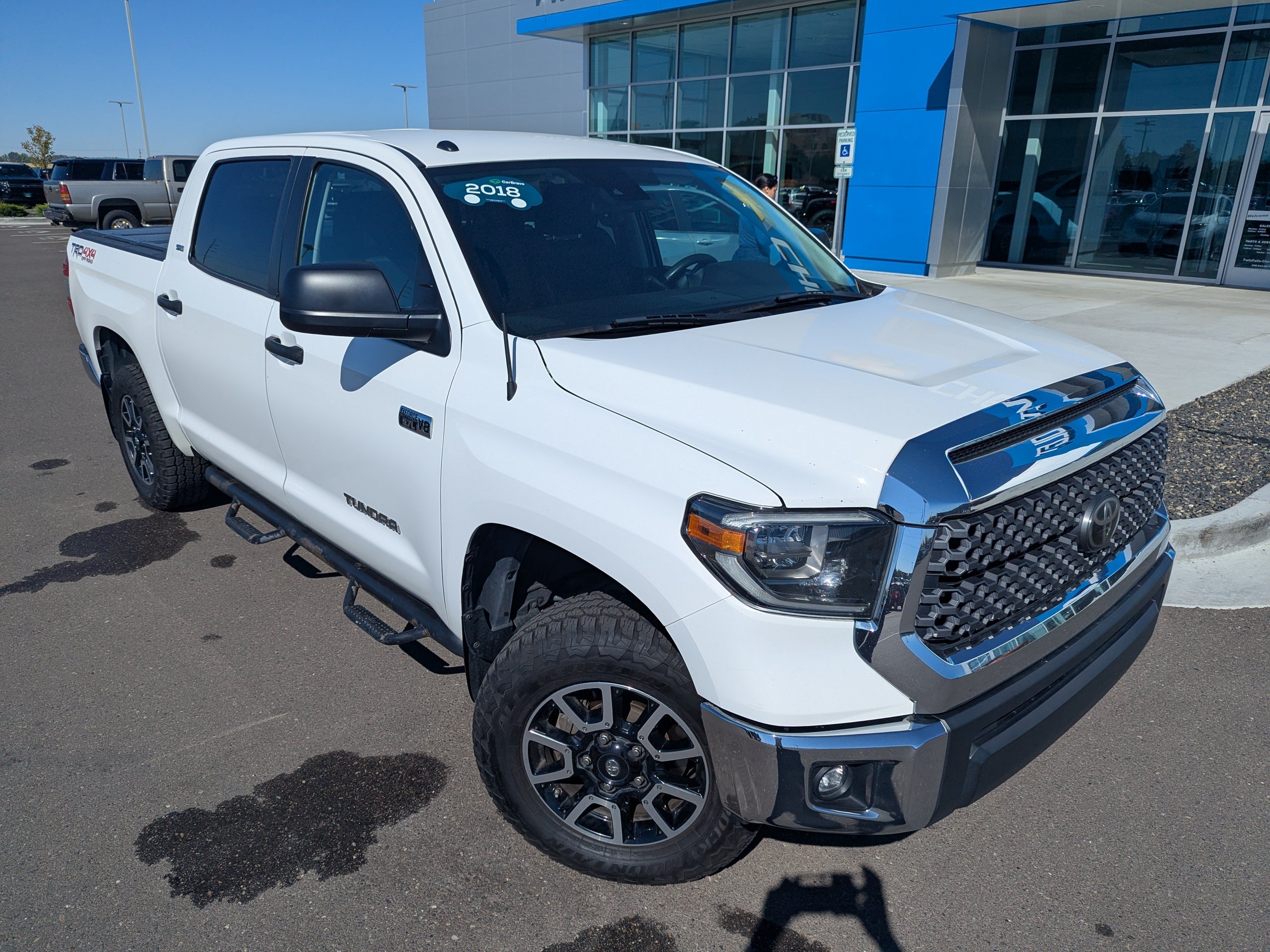 Used 2018 White Toyota SR5 image 4